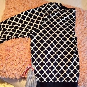 Crown and Ivy Curve Women's Shirt.